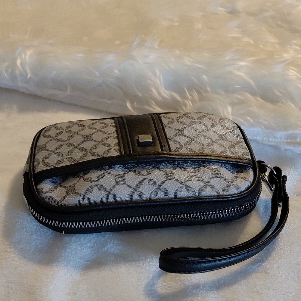 Stylish Black and Gray Wristlet